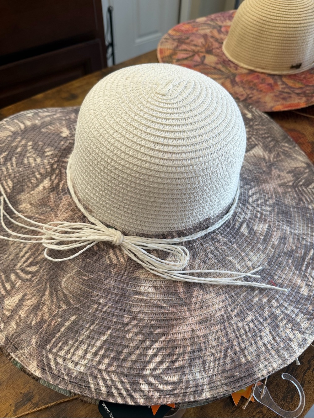 Women’s Beach Hats Bundle of 8 - Picture 5 of 8